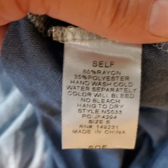 NWT Kori America Cold Shoulder Ombre Top Sz Sm - Picture 5 of 5